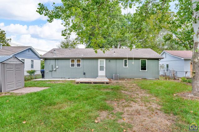 1609 SW Burnett RD, Topeka, KS 66604