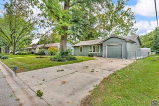 1609 SW Burnett RD, Topeka, KS 66604