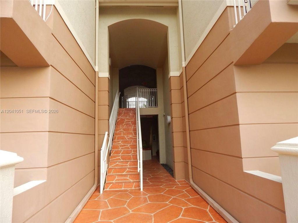 8826 W Flagler St 203, Miami, FL 33174