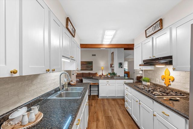 811 Audubon Place, Shreveport, LA 71105