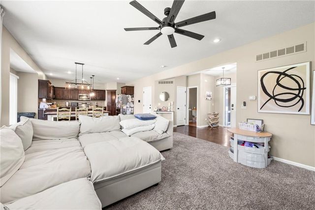 5416 N 101st Terrace, Kansas City, KS 66109