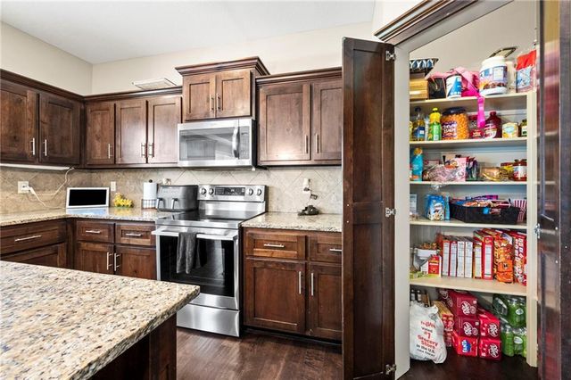 5416 N 101st Terrace, Kansas City, KS 66109