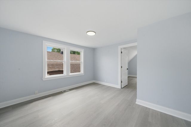 4239 N Albany Avenue, Chicago, IL 60618