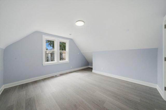 4239 N Albany Avenue, Chicago, IL 60618