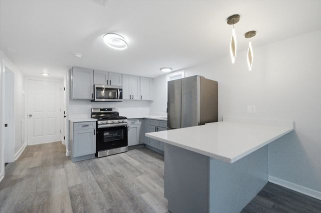 4239 N Albany Avenue, Chicago, IL 60618