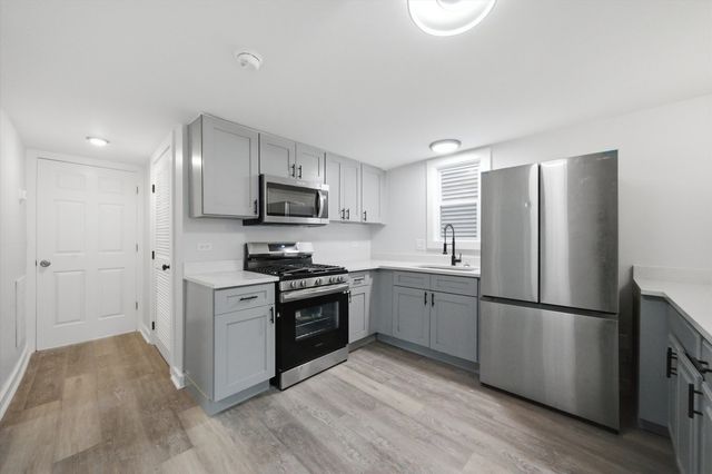 4239 N Albany Avenue, Chicago, IL 60618