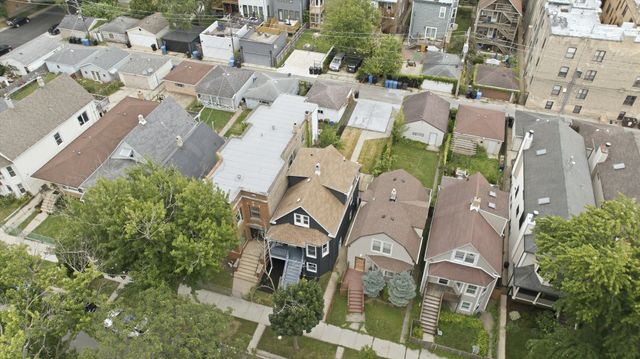 4239 N Albany Avenue, Chicago, IL 60618