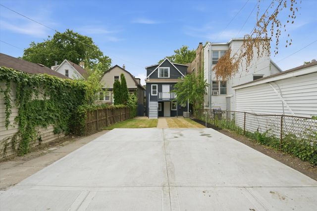 4239 N Albany Avenue, Chicago, IL 60618