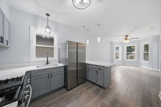 4239 N Albany Avenue, Chicago, IL 60618