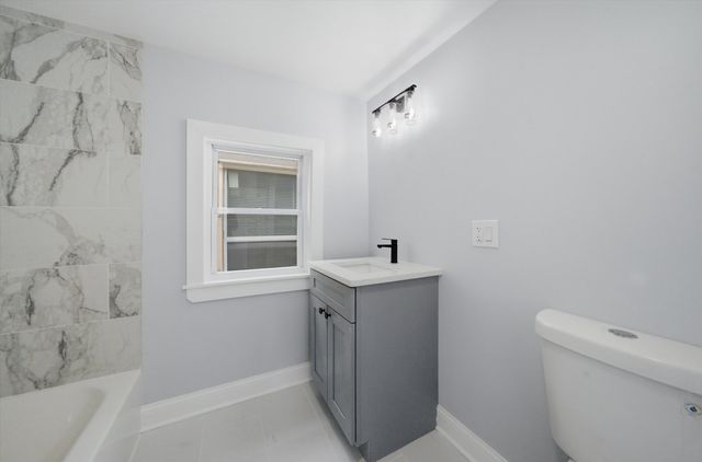 4239 N Albany Avenue, Chicago, IL 60618