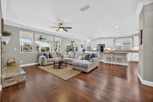 1536 Green Ravine Dr, Lincoln, CA 95648
