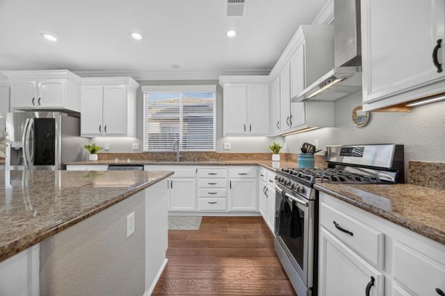1536 Green Ravine Dr, Lincoln, CA 95648