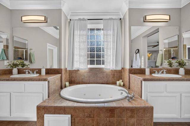 1536 Green Ravine Dr, Lincoln, CA 95648