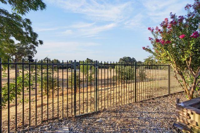 1536 Green Ravine Dr, Lincoln, CA 95648