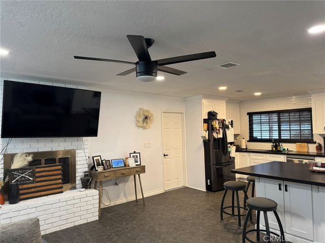 13771 Wawona Road, Apple Valley, CA 92307