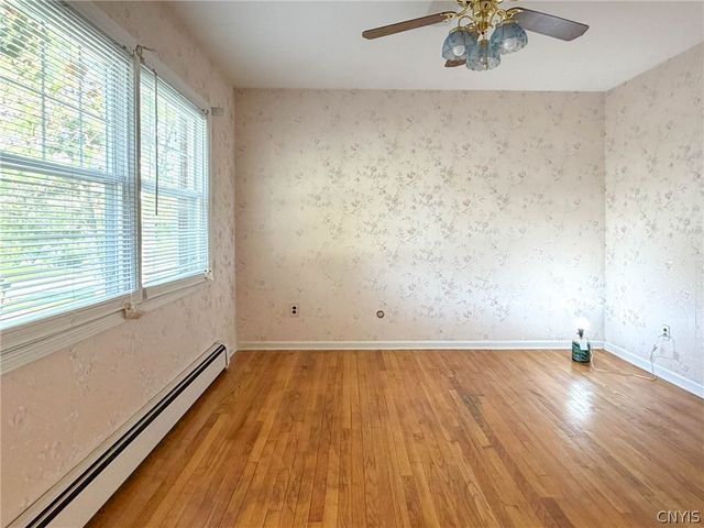 5 Chestnut Road, New Hartford, NY 13413