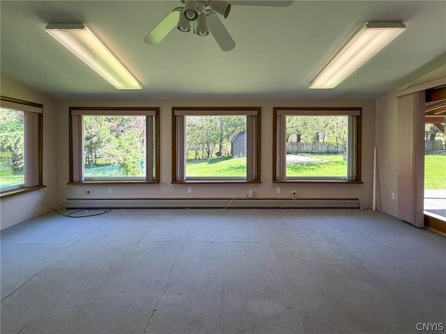 5 Chestnut Road, New Hartford, NY 13413