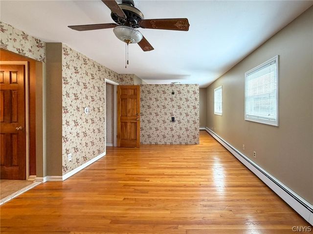 5 Chestnut Road, New Hartford, NY 13413