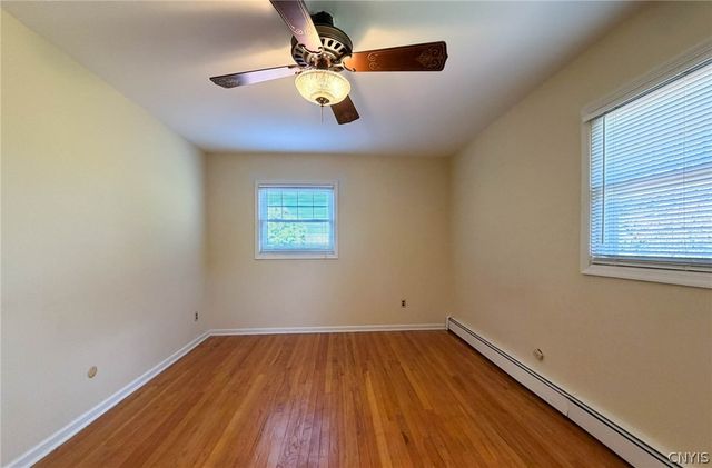 5 Chestnut Road, New Hartford, NY 13413