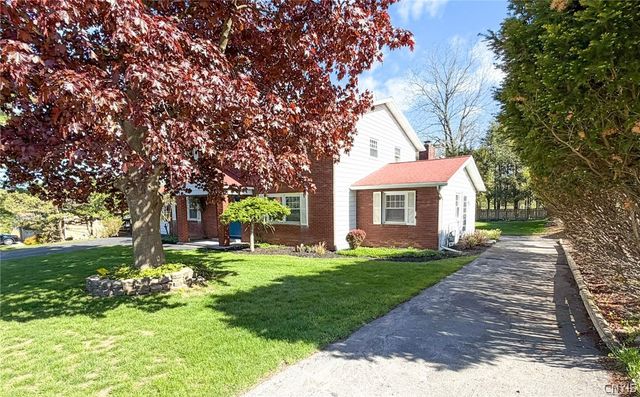 5 Chestnut Road, New Hartford, NY 13413