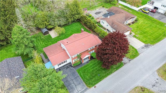 5 Chestnut Road, New Hartford, NY 13413