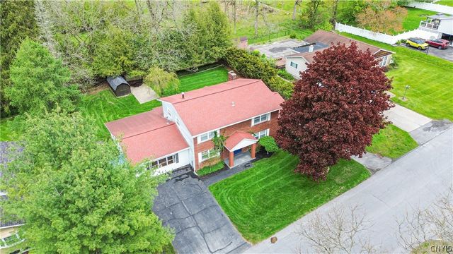 5 Chestnut Road, New Hartford, NY 13413
