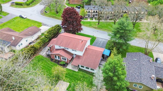5 Chestnut Road, New Hartford, NY 13413