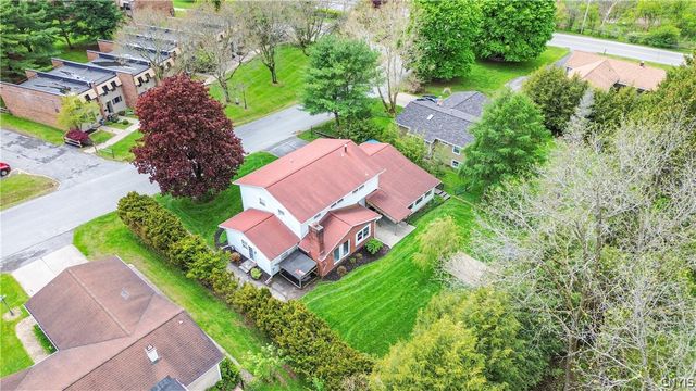 5 Chestnut Road, New Hartford, NY 13413
