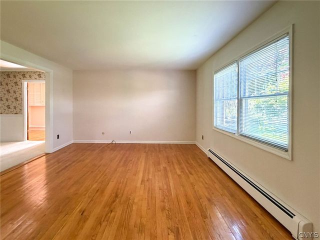 5 Chestnut Road, New Hartford, NY 13413