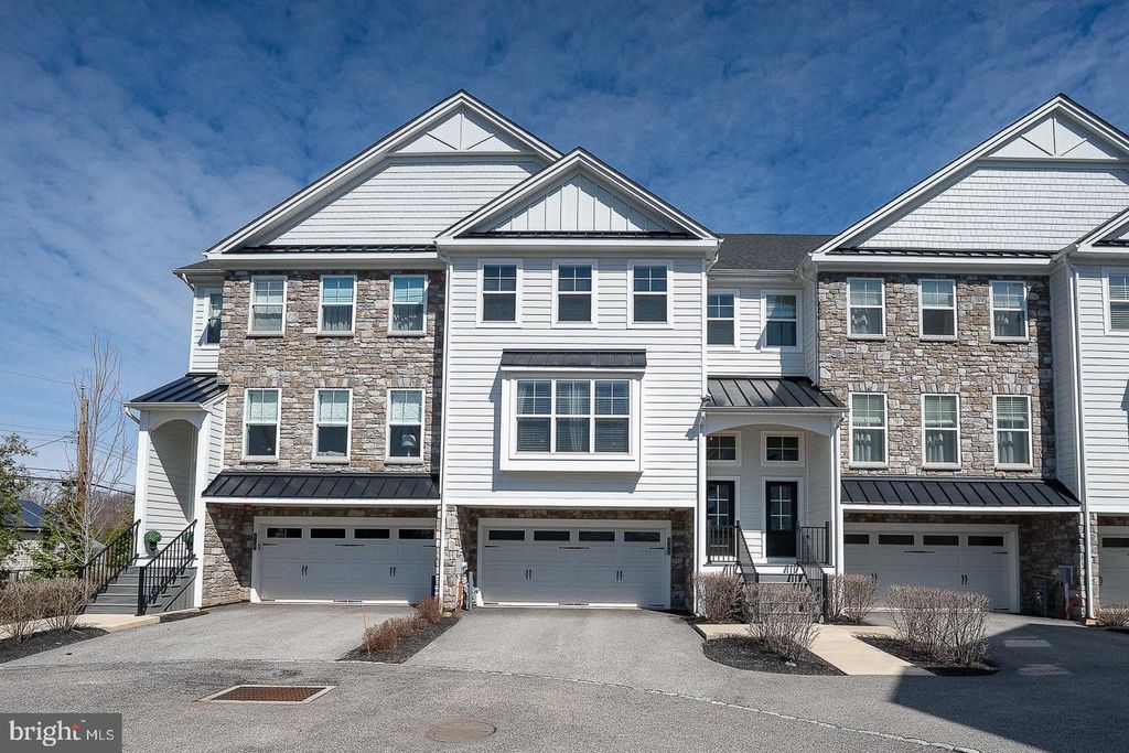 4115 ADDISON CT, Lafayette Hill, PA 19444