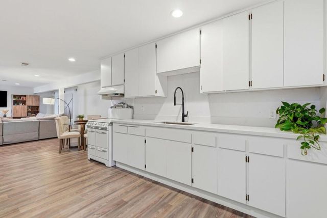 4206 Huntington Street, Oakland, CA 94619
