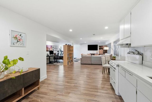 4206 Huntington Street, Oakland, CA 94619