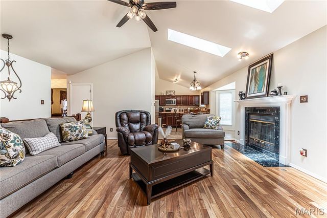 25 Beaujolais Drive, Florissant, MO 63031