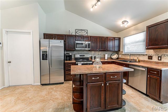 25 Beaujolais Drive, Florissant, MO 63031