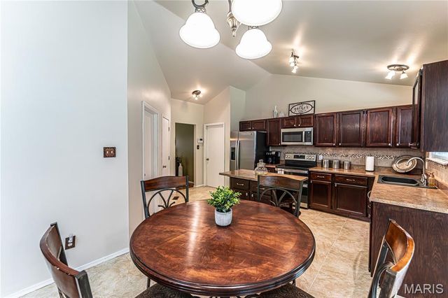 25 Beaujolais Drive, Florissant, MO 63031