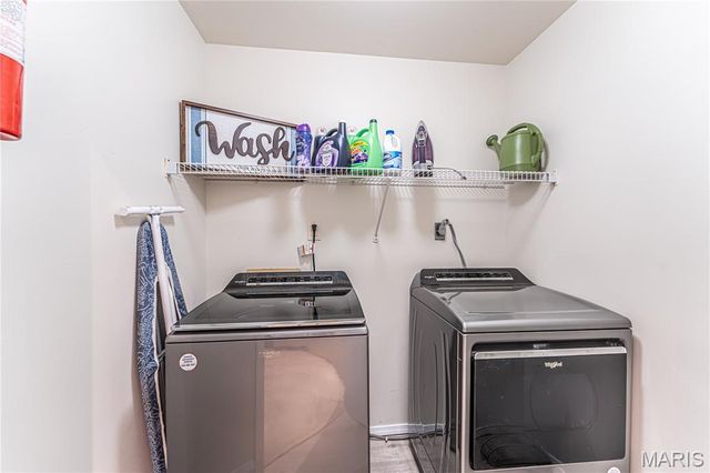25 Beaujolais Drive, Florissant, MO 63031
