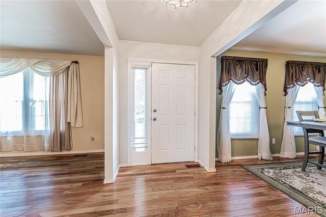 25 Beaujolais Drive, Florissant, MO 63031