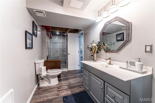 25 Beaujolais Drive, Florissant, MO 63031