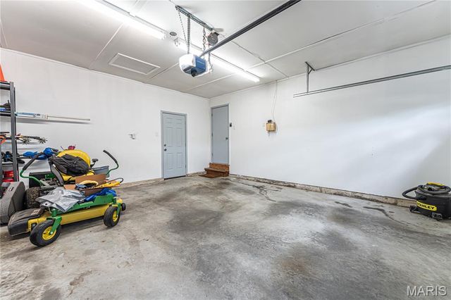 25 Beaujolais Drive, Florissant, MO 63031