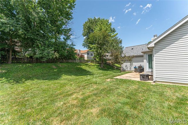 25 Beaujolais Drive, Florissant, MO 63031