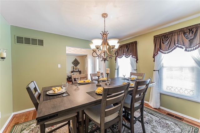 25 Beaujolais Drive, Florissant, MO 63031