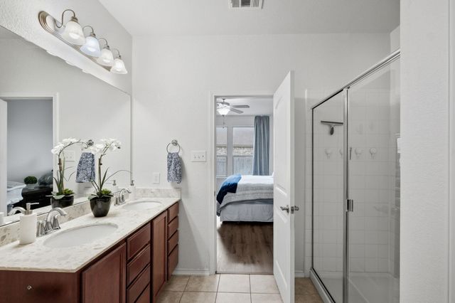 1200 Hyde Park DR, Round Rock, TX 78665