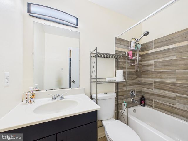 2100 BERGER PL, Herndon, VA 20170