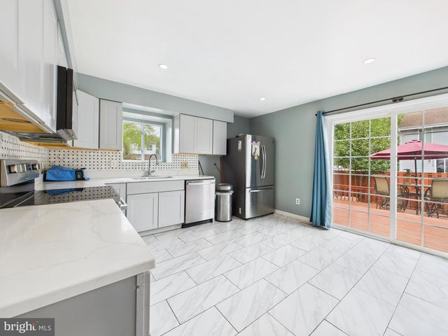 2100 BERGER PL, Herndon, VA 20170