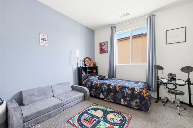 18175 Meridian Lane, Saugus, CA 91350