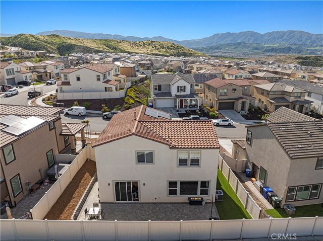 18175 Meridian Lane, Saugus, CA 91350