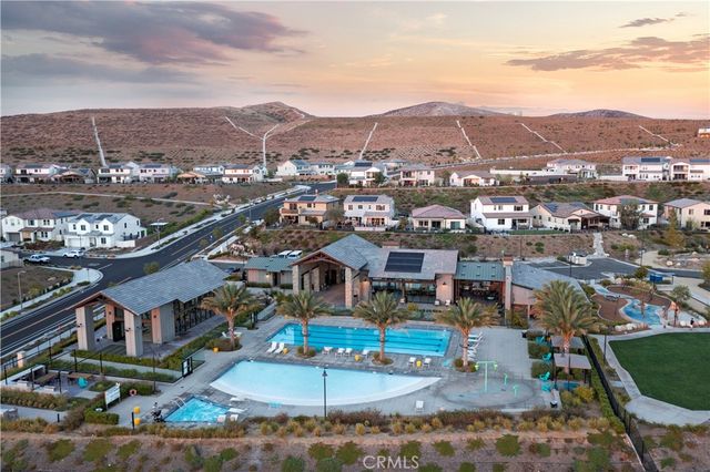 18175 Meridian Lane, Saugus, CA 91350