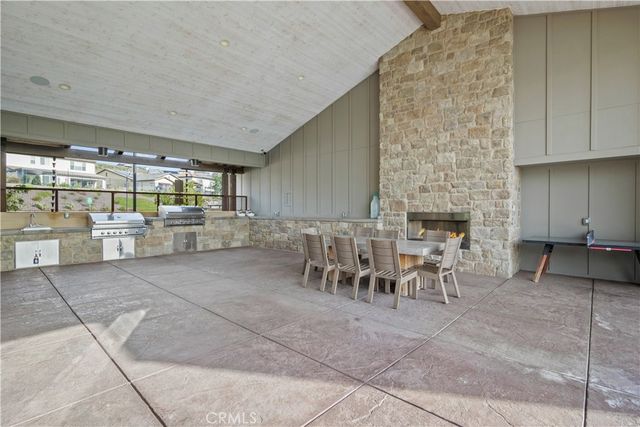 18175 Meridian Lane, Saugus, CA 91350