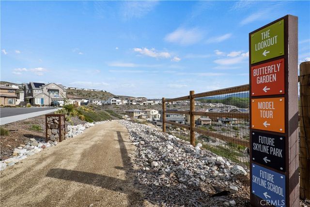 18175 Meridian Lane, Saugus, CA 91350