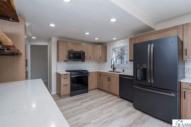 7 Dellview Lane, Mankato, MN 56001